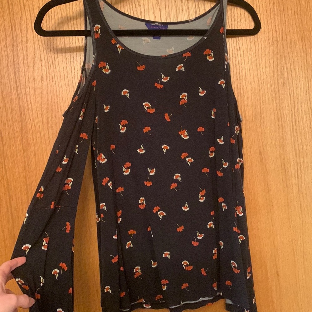 Black Aeropostale peep-shoulder blouse